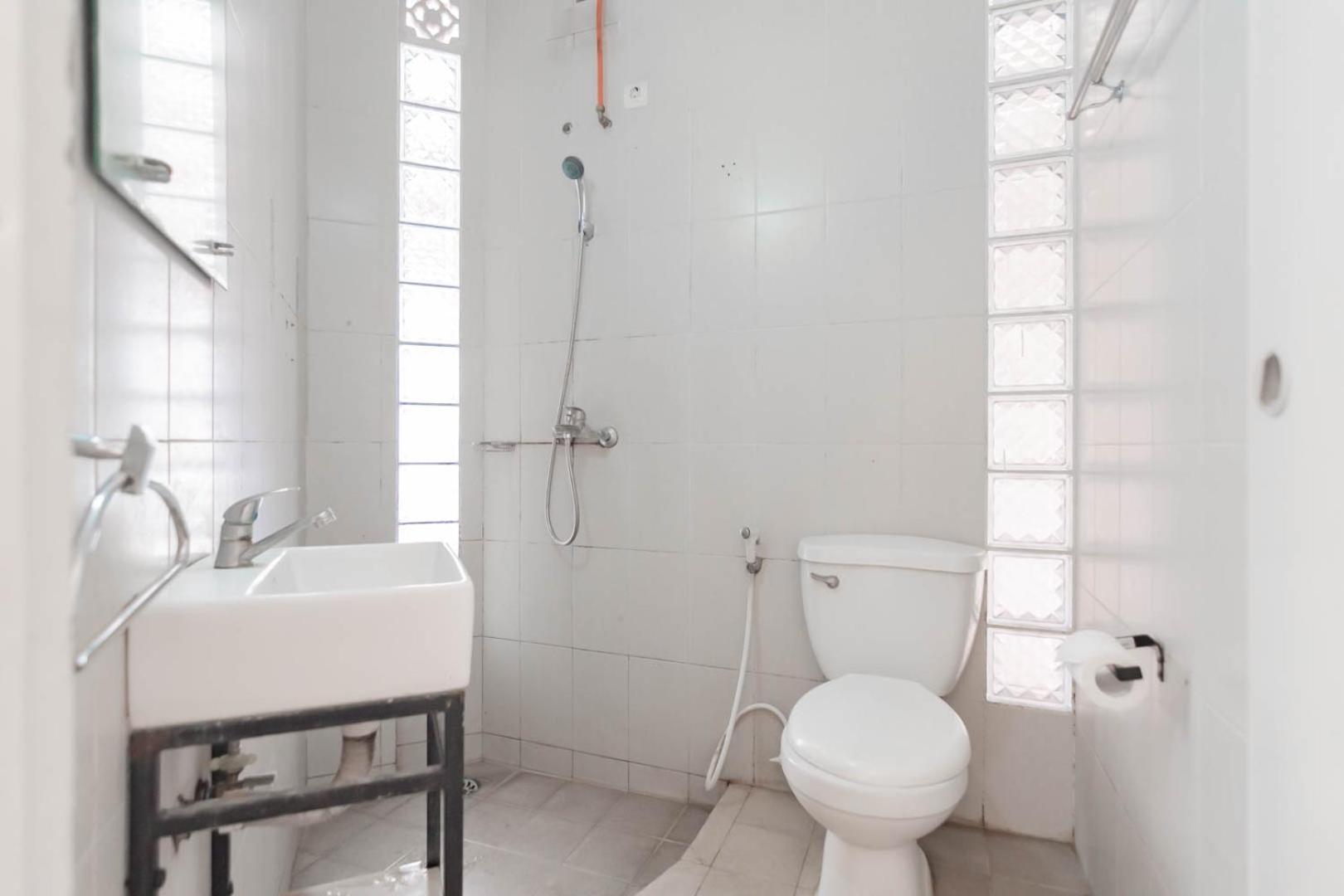 Reddoorz Plus Near Dago Pakar Bandung Luaran gambar